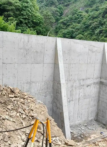 镇江润州区重力式挡土墙